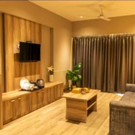 Ashok Deluxe Apartments, Marol Andheri East มุมไบ ภายนอก รูปภาพ